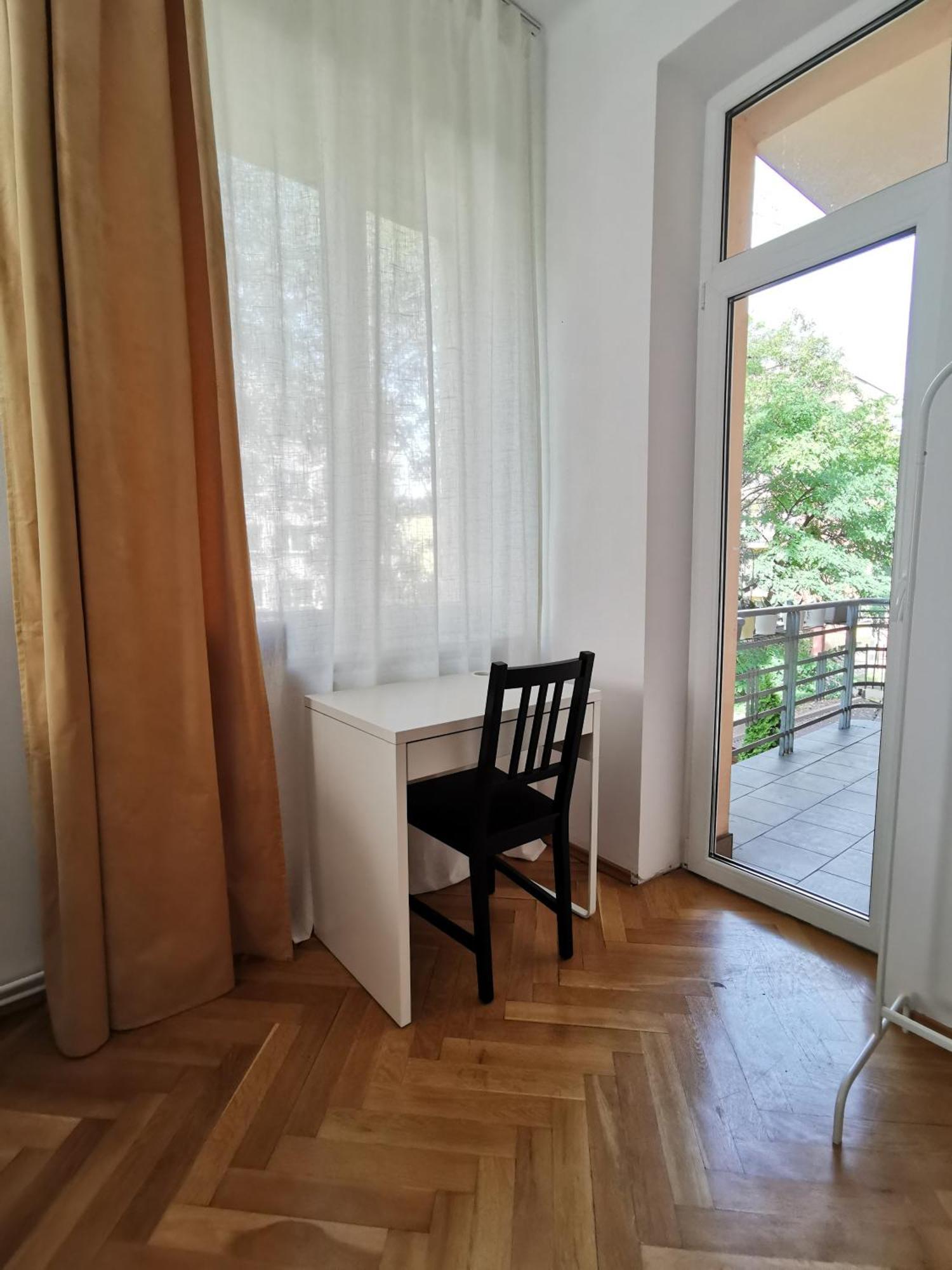 Cozy Spacious Apartment With Balcony Kraków Zewnętrze zdjęcie